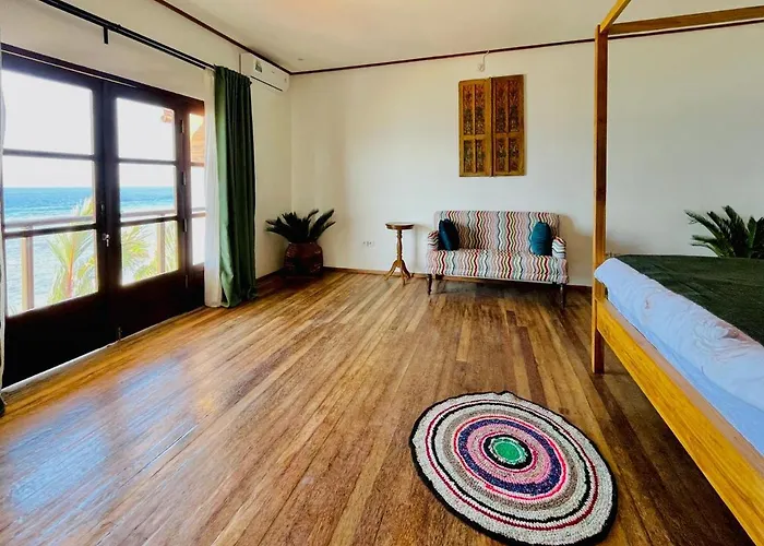 La Plage Flaner Beachfront Nusa Penida