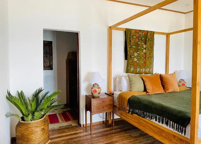 La Plage Flaner Beachfront Nusa Penida