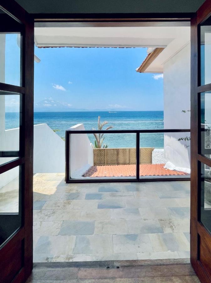 Apartment La Flaner Beachfront Nusa Penida